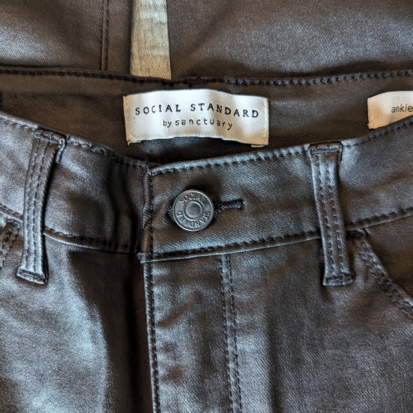 Social Standard by Sanctuary Black Pleather Faux Leath Skinny Ankle Pants Size 4 - Picture 3 of 8